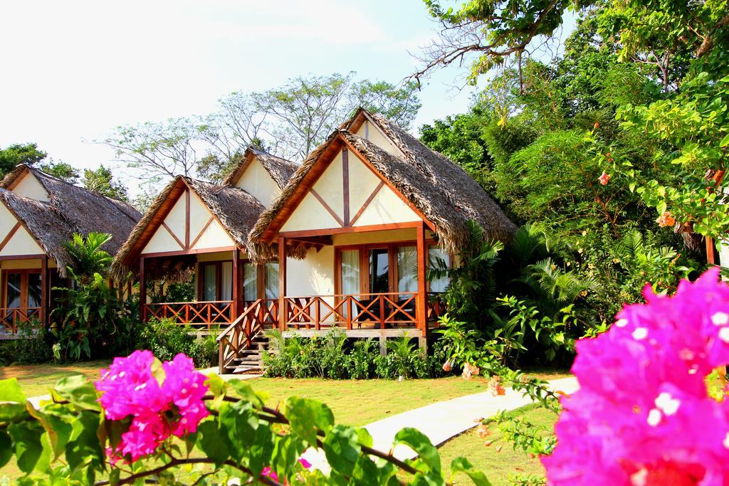 Playa Venao Hotel Resort Exterior photo